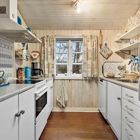 2 Bedroom Amazing In Farsø
