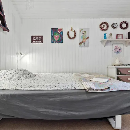 2 Bedroom Amazing In Nyaraló Farsø